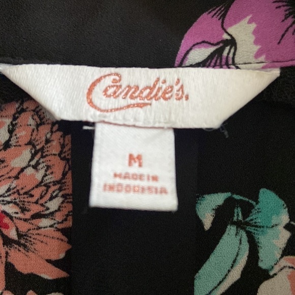 Candie's Black Floral Lace Long Sleeve Blouse M NWT - Picture 4 of 10